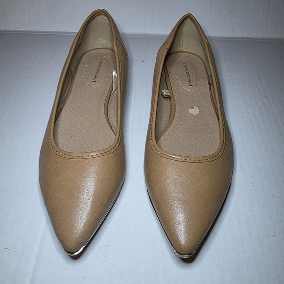 Lane Bryant size 10W tan flats with gold toe and heel accents - Picture 1 of 7